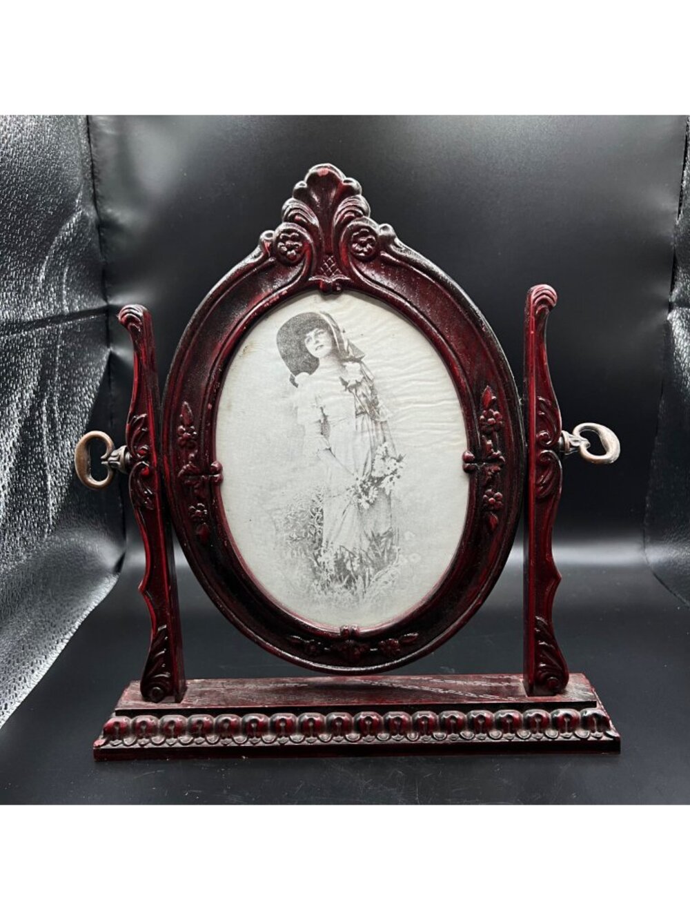 Vintage Ornate Swivel Dark Red Wood Oval Frame Fits 5x7 photo back loading
